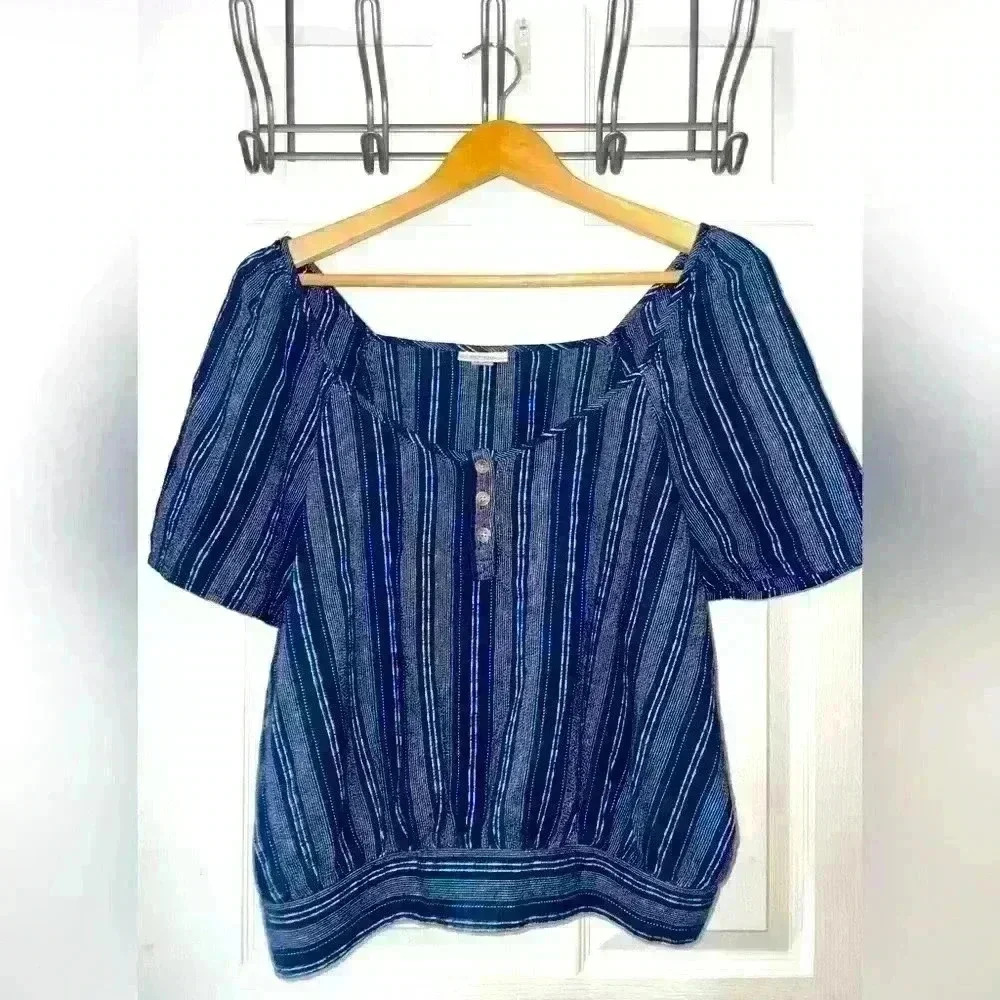 A.N.A blue and white linen rayon blend short sleeve crop top, Large